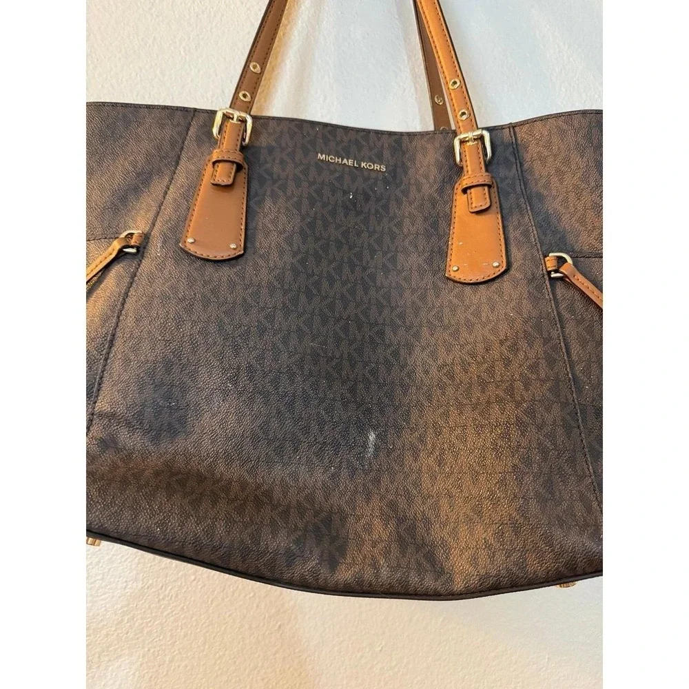 Michael Kors Voyager East West Tote- Brown‎